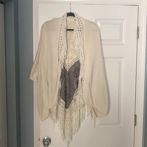 House of Harlow Poncho